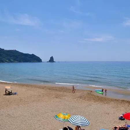 Yannis - On Agios Gordios In Corfu Appartement