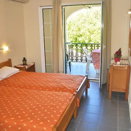 Yannis - On Agios Gordios In Corfu Appartement *